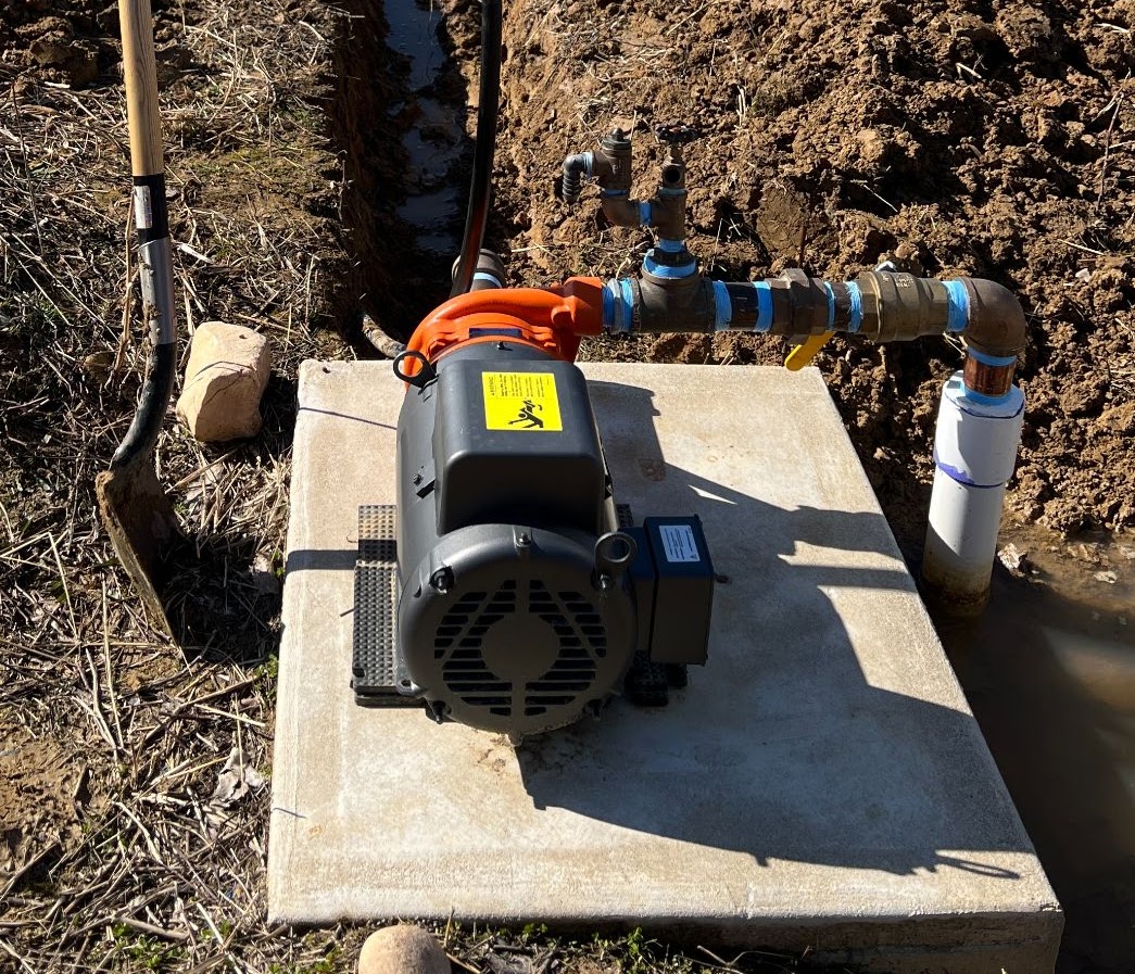 Large turf irrigation pump system